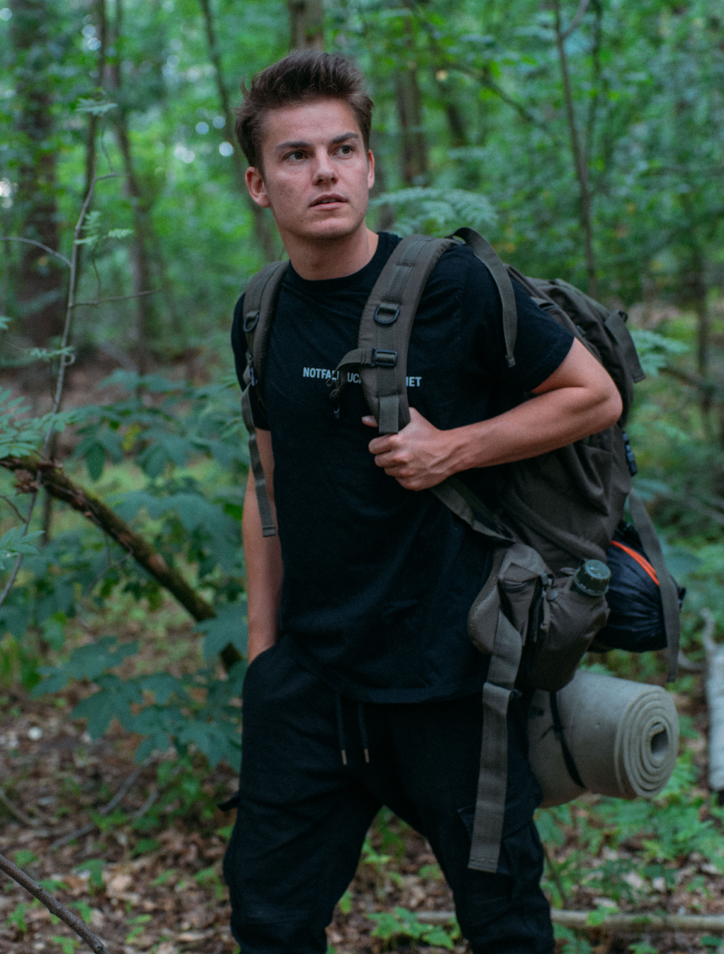 Emergency Backpack Premium – pilnas išgyvenimo rinkinys su saulės radiju